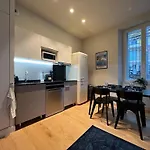 Appartement Situe Au Centre Ville De Cannes