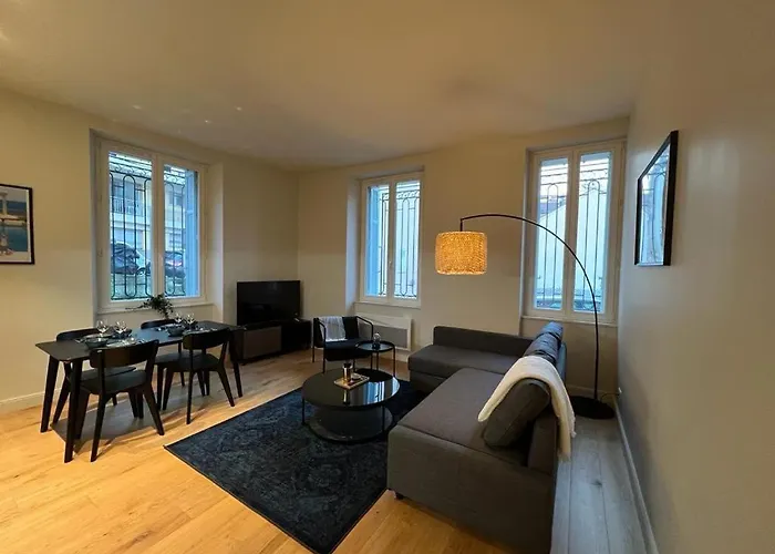 Appartement Situe Au Centre Ville De Cannes